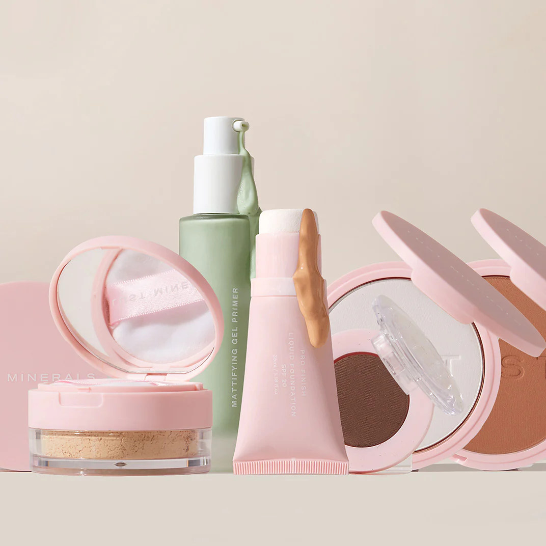 COMBINATION SKIN MAKEUP / SKINCARE